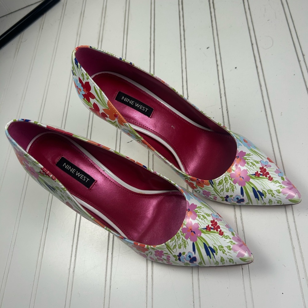 Nine West Tatiana White Multi Color Pointy Toe Stiletto Pumps Women’s Size 9M - Picture 3 of 9